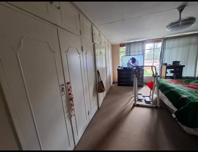 4 BEDROOM HOUSE FOR SALE IN SINOVILLE